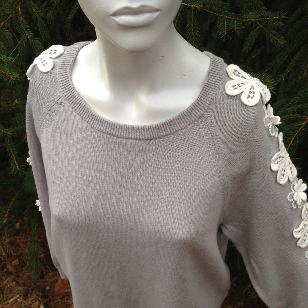 j.Crew gray sweater with white appliqué large